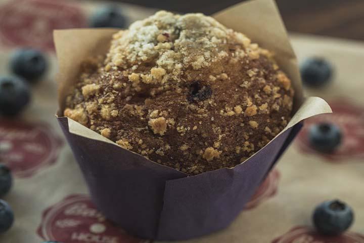 Blueberry muffin - Bagel House Café