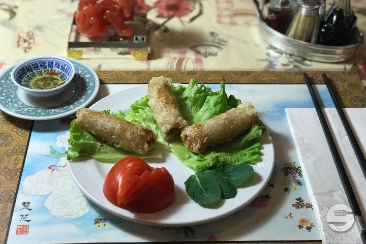 09. Vietnamese Spring Rolls with Pork - Le Shanghai