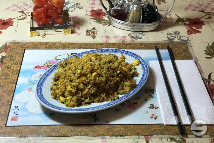 105. Sautéed Rice with Vegetables - Le Shanghai