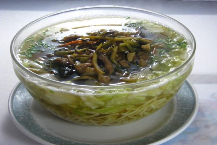 Noodles soup with topping of your choice - Le Shanghai