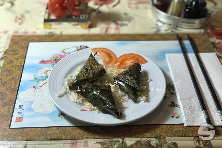 11. Poulet Enveloppé dans une Feuille de Banane - Le Shanghai