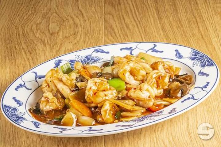 32. Shrimps with Vegetable - Le Shanghai
