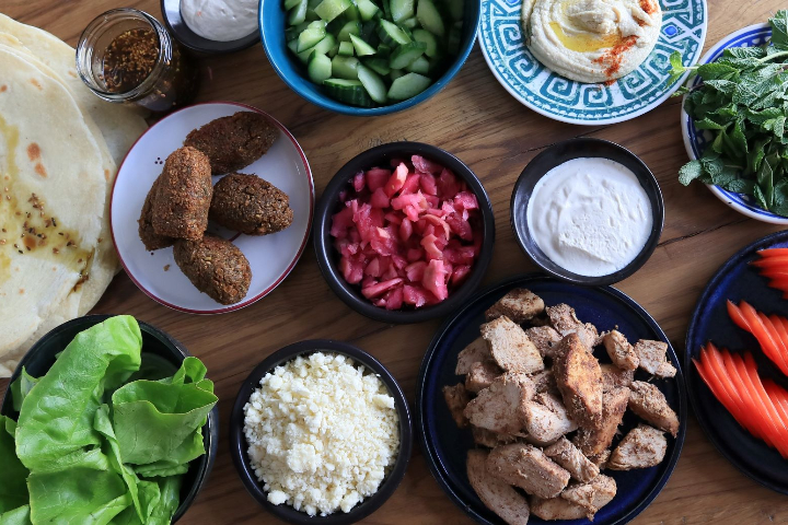 Family Lebanese Tray (2 to 3 pers) - Street Gourmet