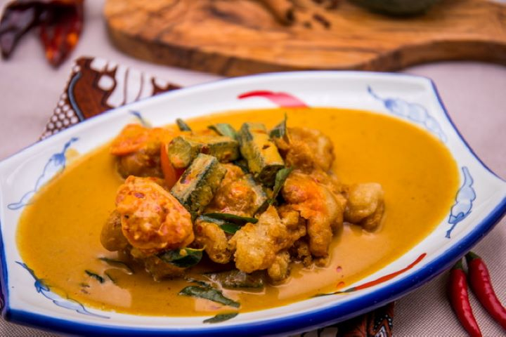 Kari Ikan - Poisson (filets de colin) au curry rouge malais avec okra - Jeck's place