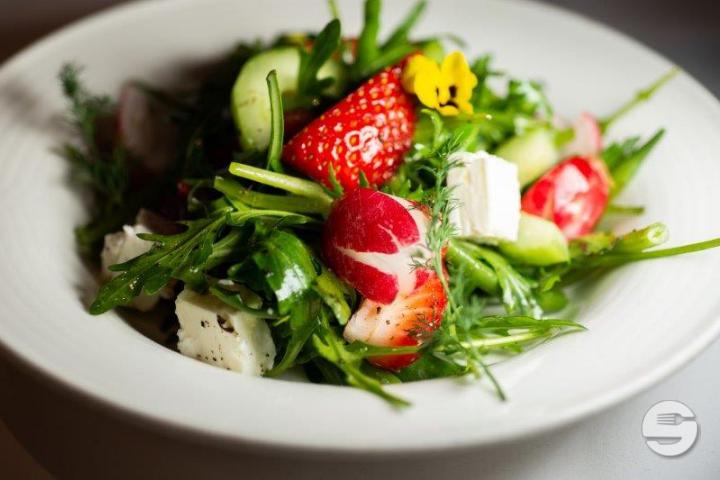 Roquette, Féta et haricots verts - Café du Centre