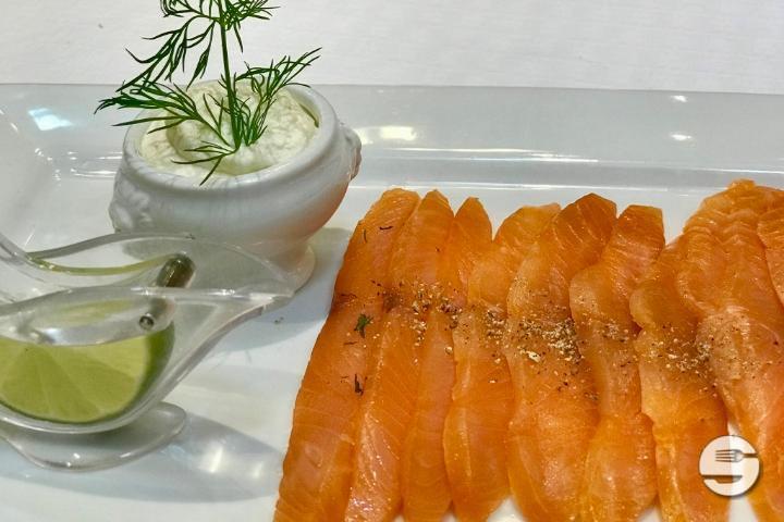Saumon d’Écosse Fumé au Bois d’Hêtre - Café du Centre