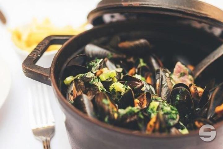 Pot of Mussels - Café du Centre