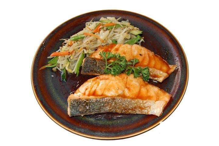 Salmon Teppan-Yaki - Fujiyama