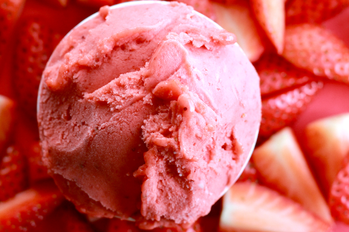 Strawberry Sorbet - Manu Gelato