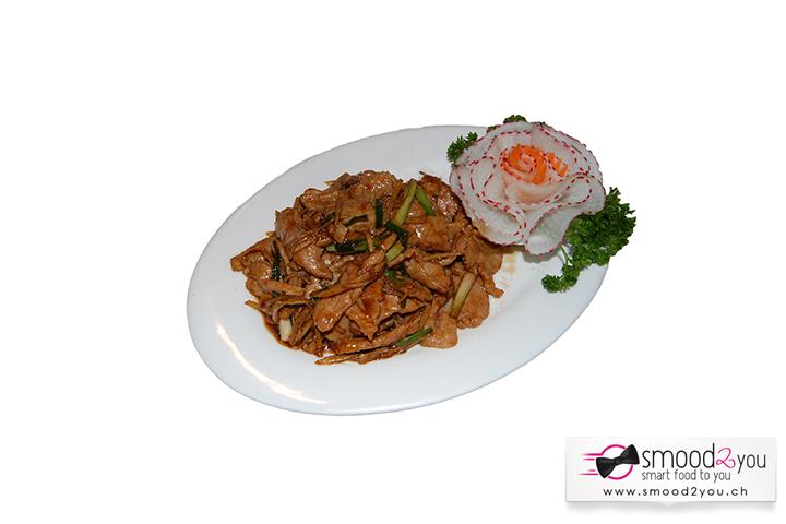 303. Pork with ginger - La Baguette d'Or