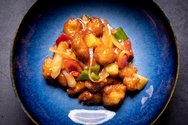 B16. Sweet & Sour Crispy Chicken - La Baguette d'Or