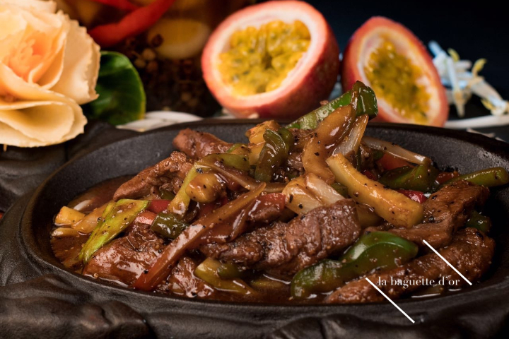A5. Stir-Fried Beef with Black Pepper - La Baguette d'Or