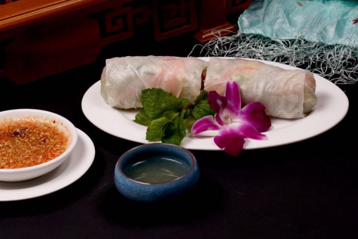 14. Summer Roll - La Baguette d'Or