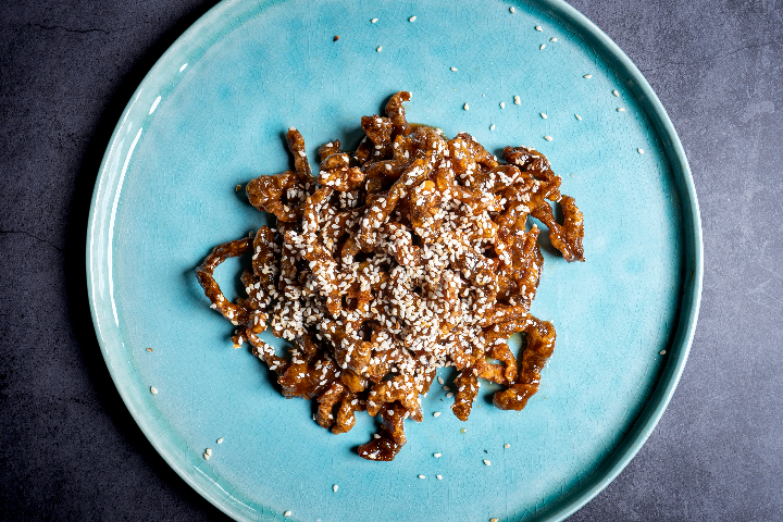 A3. Crispy Beef Caramelized with Sesame - La Baguette d'Or