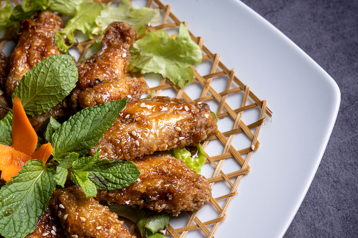 N7. Honey Fried Chicken Wings - La Baguette d'Or