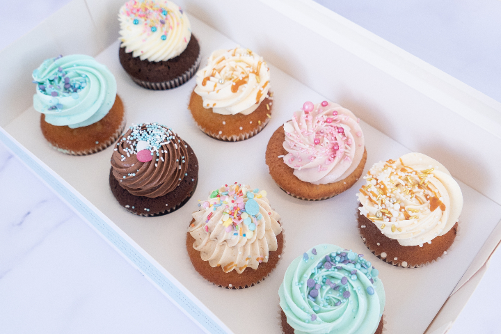 8 Regular cupcakes - Cuppin's Cupcakes Genève