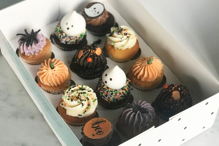 Spooky Box - 12 mini cupcakes - 2,5cm in Diameter - Cuppin's Cupcakes