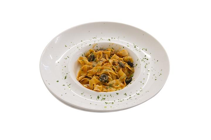 Pasta alla putanesca - Restaurant Gnutti
