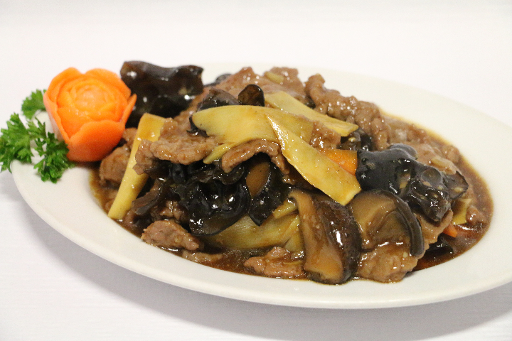 B20. Beef with Mushrooms and Bamboo Sprouts - Jia Wei