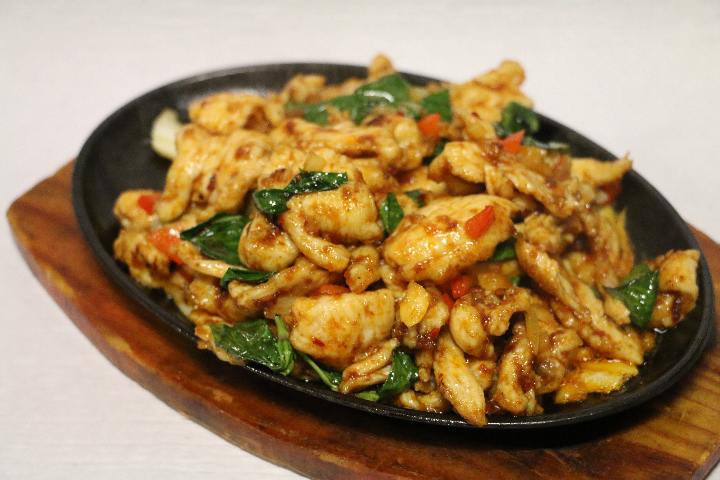 B03. Sauteed Chicken with Basil on Slate - Jia Wei