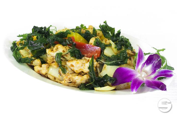 B03. Sauteed chicken with basil on slate - Jia Wei