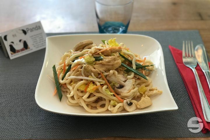 Fried Udon noodles with chicken - Panda Express