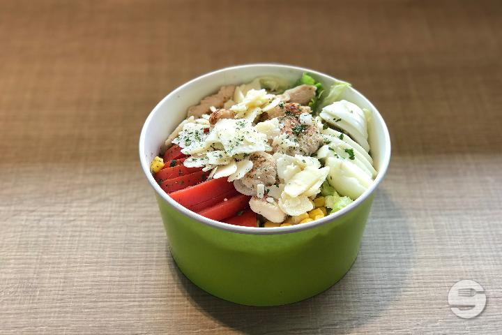 Salade au Poulet Parmesan - Très Alp'ain
