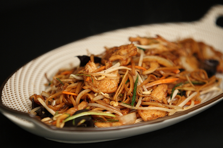 Sautéed noodles with chicken - Le 33