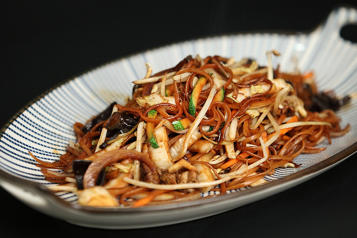 Sautéed noodle with vegetables - Le 33