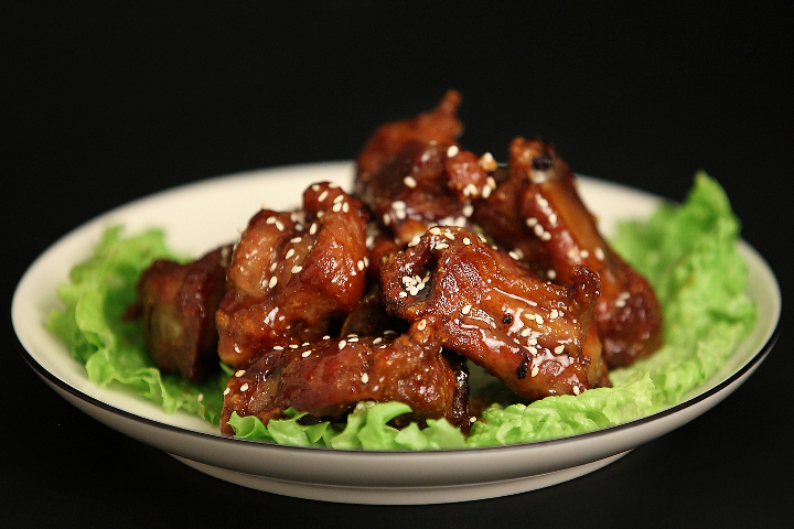 Caramelized pork ribs with sesame - Le 33