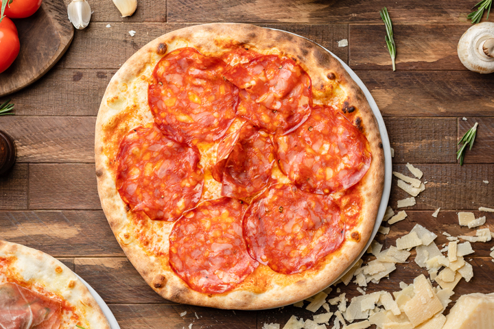 Pizza Salami Piccante - Cheval Blanc