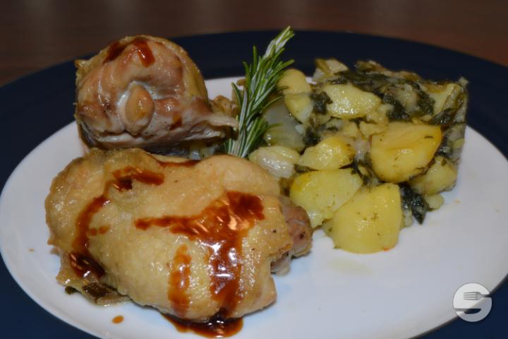 Roasted chicken leg with rosemary - Capocaccia