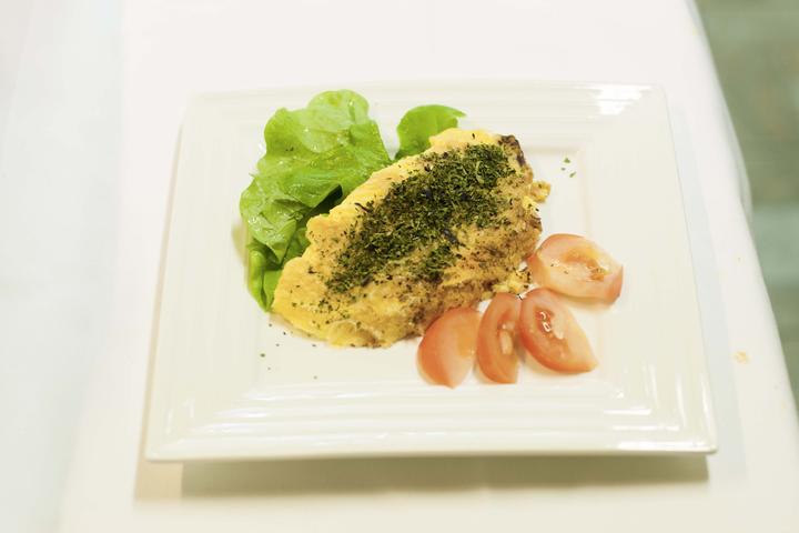 Omelette with herbs - La Désalpe *