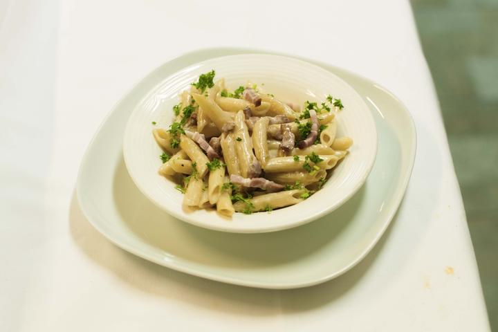 Carbonara penne - La Désalpe *