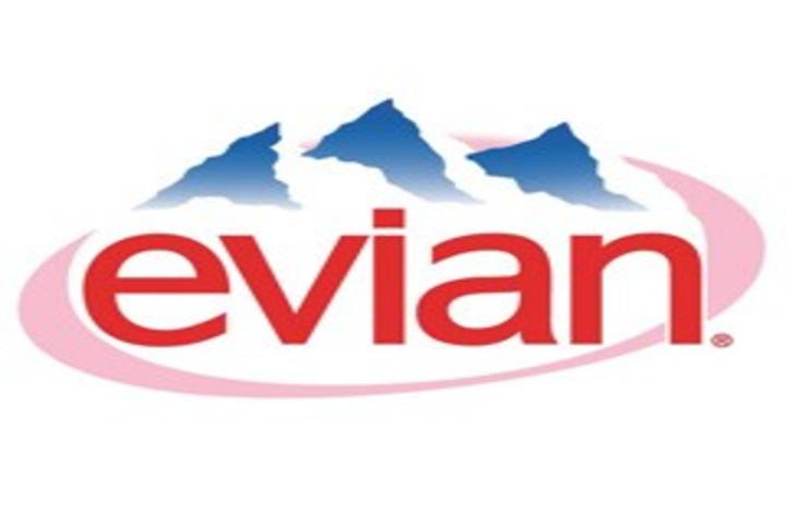 Evian - La Caravane Passe - Versoix