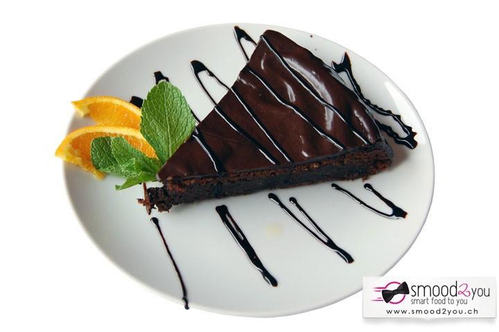 Soft chocolate and hazelnuts cake - La Caravane Passe - Versoix