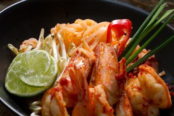 Traditional Pad Thai Noodles - Thaï