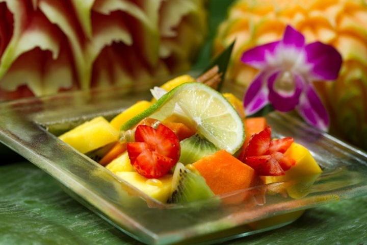 Fresh exotic fruit salad - Thaï