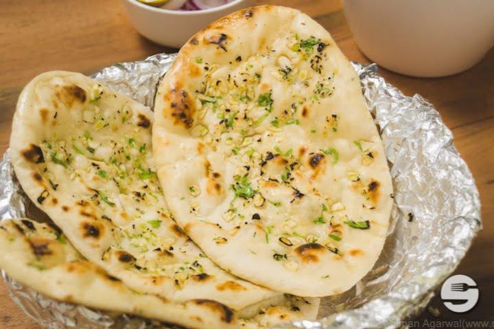 Garlic Naan - Indian Zayeka