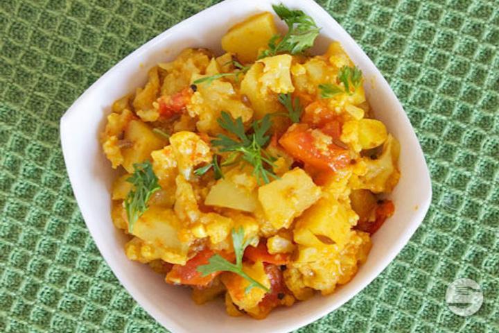 Aloo Gobhi - Indian Zayeka