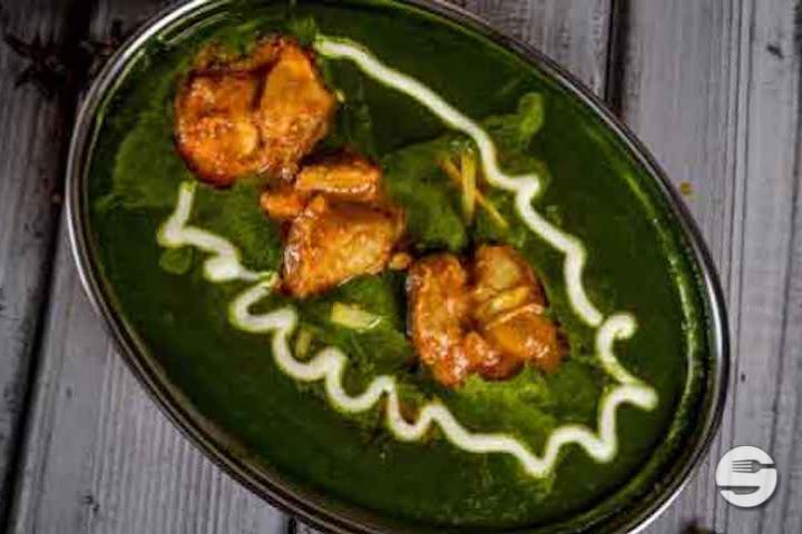 Saagwala Chicken - Indian Zayeka