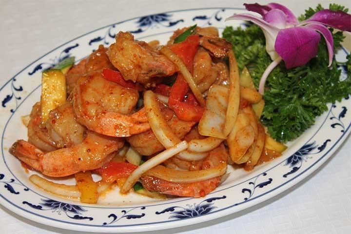 700. Crevettes Sauté Sauce Satay - Chanaan