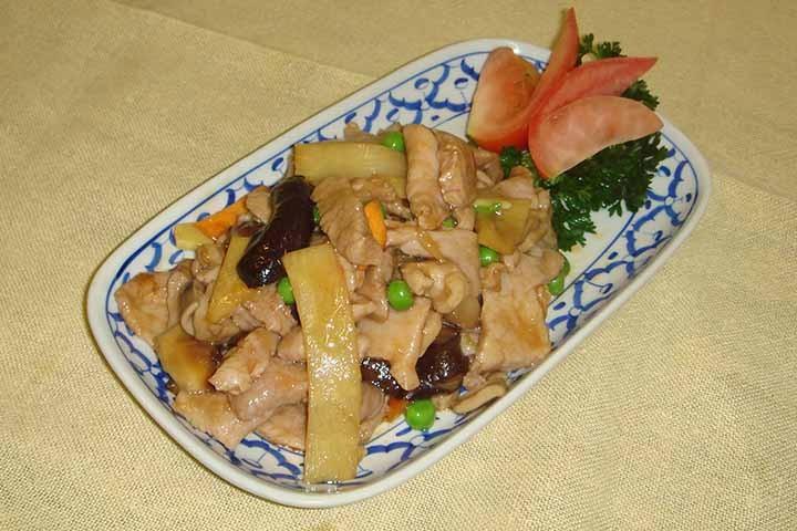 511. Porc Sauté aux Champignons Chinois et Pousses de Bamboo - Chanaan