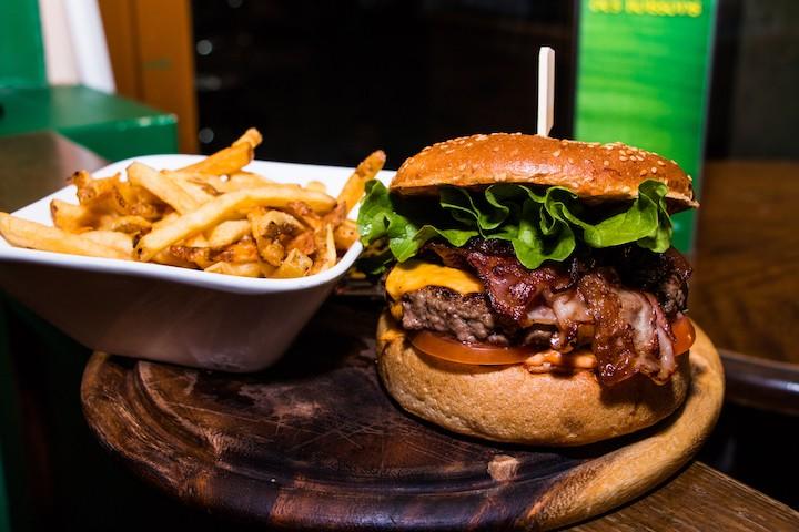 Create your favorite Burger ! - Harper's Burger Bar *
