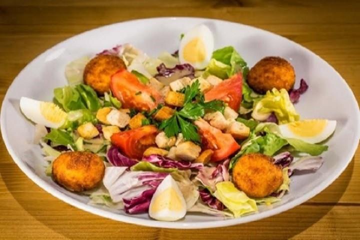 Menu warm goat cheese salad - Chez ma Cousine *