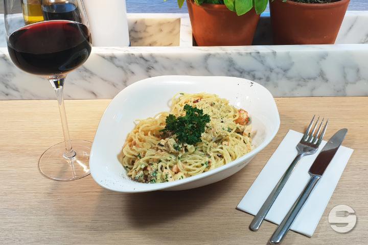 Pasta Carbonara Salmone - Vasano Ristorante