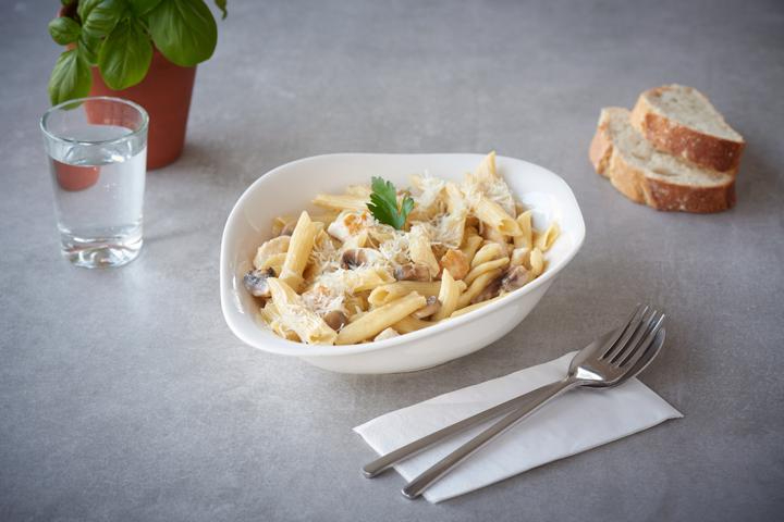 Pasta Chicken Alfredo - Vasano Ristorante