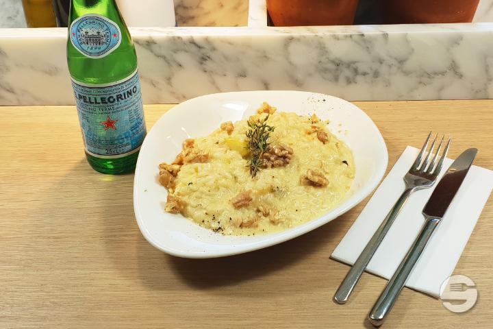 Risotto Gorgonzola e Mele Con Noci - Vasano Ristorante