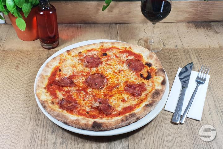 Pizza Salame - Vasano Ristorante