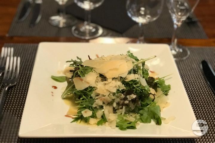 Mesclun & Parmesan Cheese Shavings - Le Réservoir